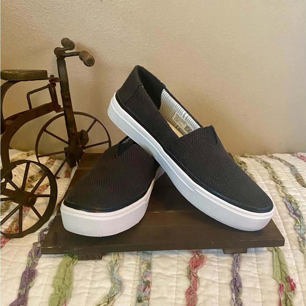 *SOLD* TOMS Shoes🌻
